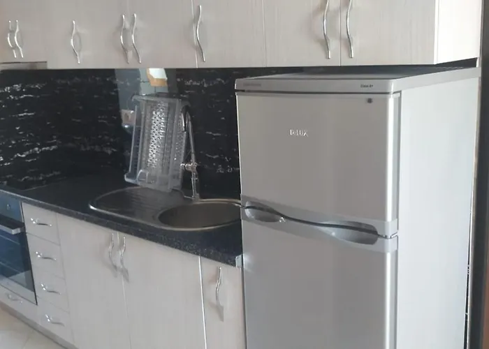 Lejlighed Manoli Radhimë